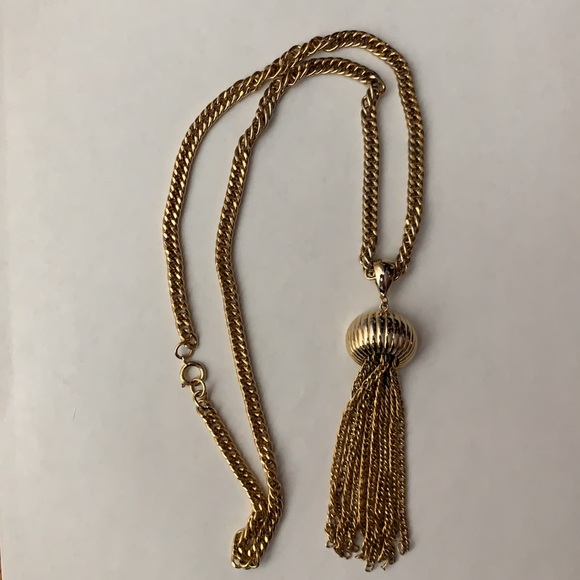 70’s Vintage Gold Tone Drop Pendant Necklace - Picture 2 of 2